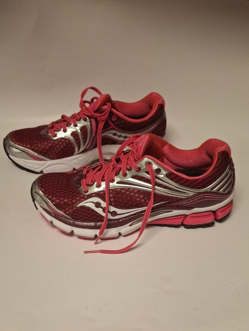 Saucony Women's Maroon and Pink Running Sneakers with Silver Accents